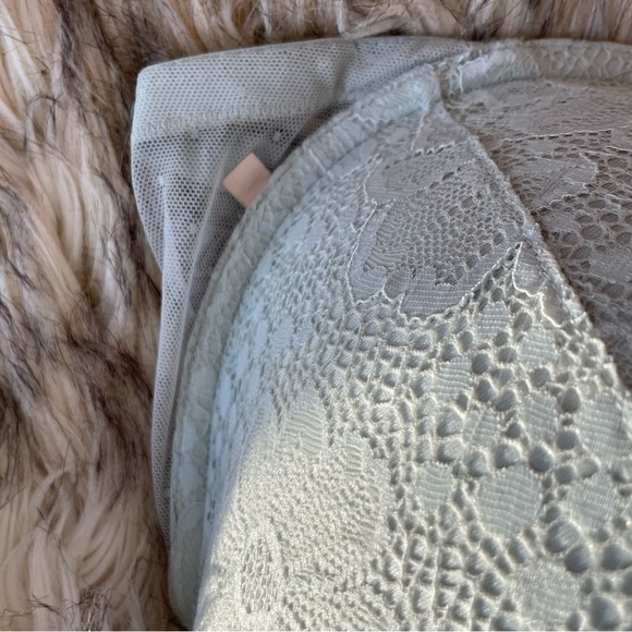 Victoria’s Secret Sexy Tee Lightly Lined Lace Demi Bra - Picture 6 of 8